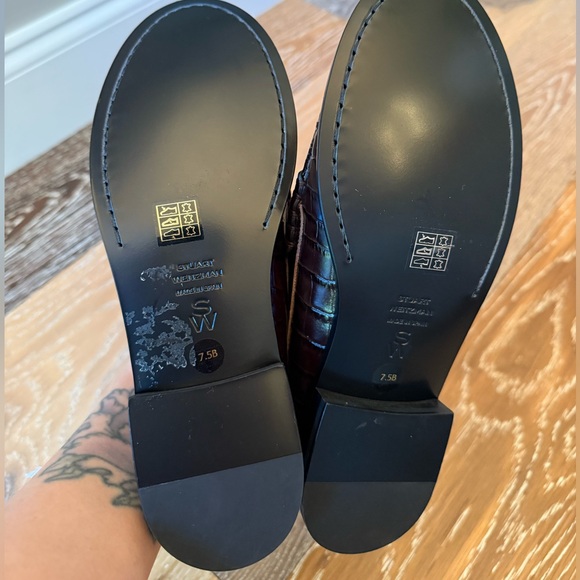 Stuart Weitzman
Women's Lottie Embossed Loafers NWT - Picture 16 of 16